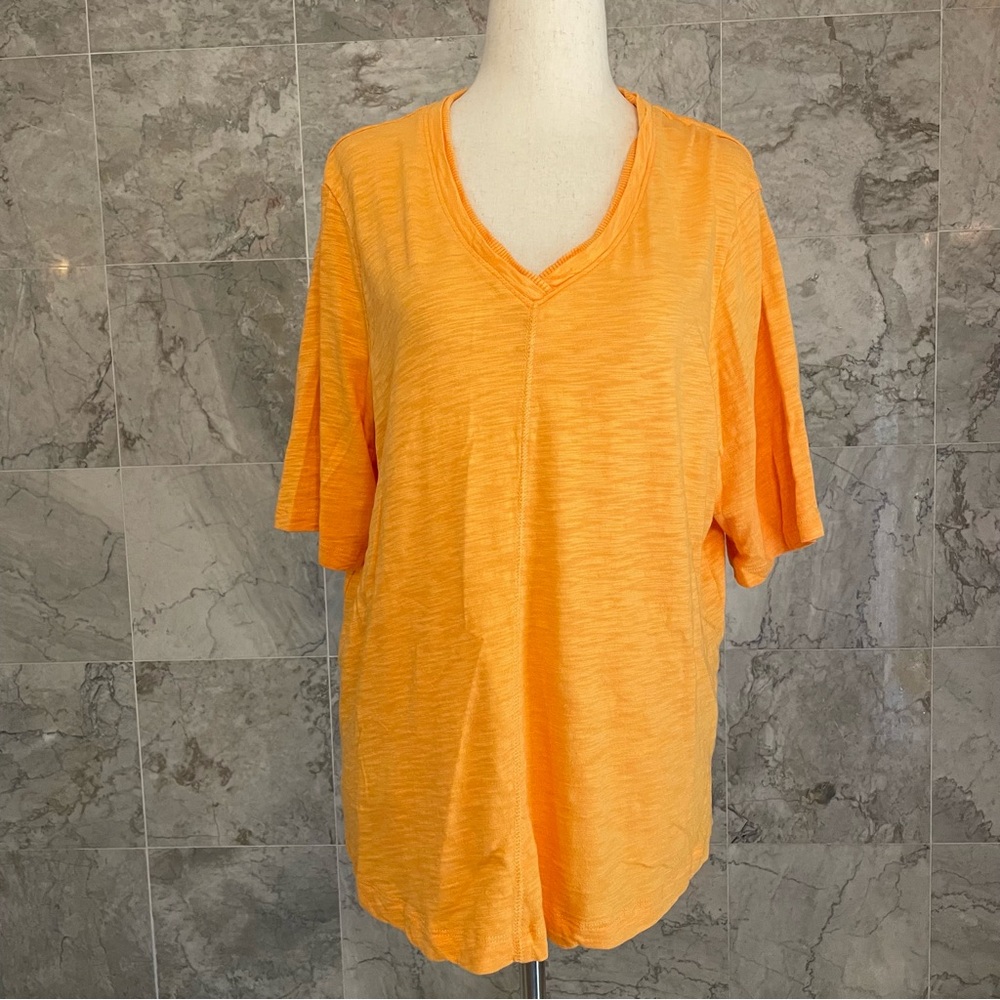 Chico’s Boxy Short Sleeve VNeck Tee - Picture 2 of 8